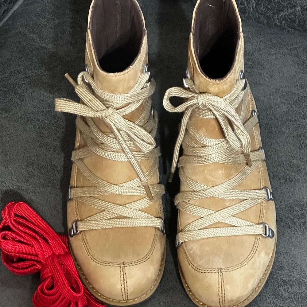 Tan Women's Lace-Up Ankle Boots